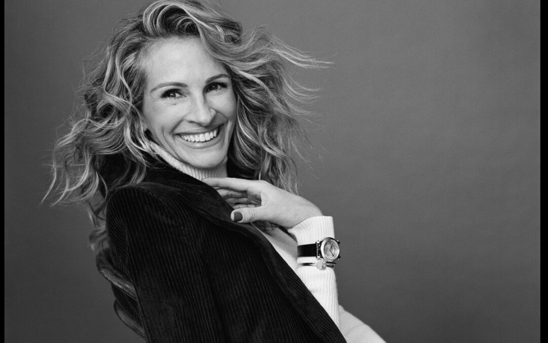 a portrait of Julia Roberts in black and white.